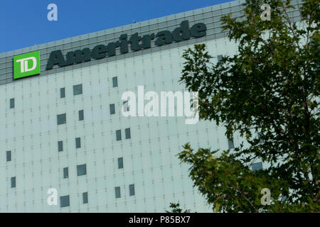 Un logo segno al di fuori della sede di TD Ameritrade in Omaha, in Nebraska il 29 giugno 2018. Foto Stock