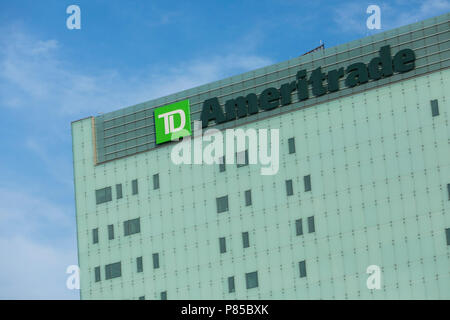 Un logo segno al di fuori della sede di TD Ameritrade in Omaha, in Nebraska il 29 giugno 2018. Foto Stock