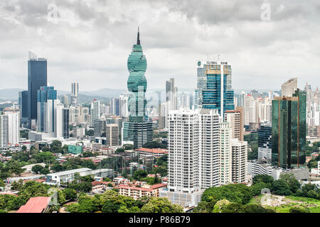 Vista della Punta pacifica, un quartiere degli affari della città di Panama. Panama City, Panama. Foto Stock