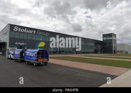 Carlisle, Regno Unito. Il 9 luglio 2018. Generale vista esterna dell'edificio del terminal a Carlisle Lake District aeroporto: 9 luglio 2018 STUART WALKER Credito: STUART WALKER/Alamy Live News Foto Stock