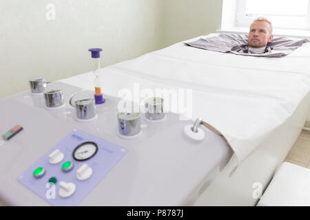 Paziente in una camera di pressione. Foto Stock