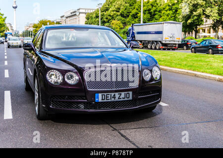 Berlino - Giugno 17, 2017: Personal auto di lusso Bentley Continental Supersports, 2017. Classic giorni Berlino 2017. Foto Stock