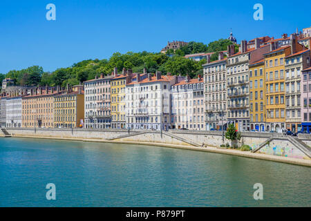 Vista generale della riva sinistra del fiume Saone, Lione, Francia Foto Stock