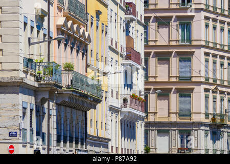 Vista generale della riva sinistra del fiume Saone, Lione, Francia Foto Stock