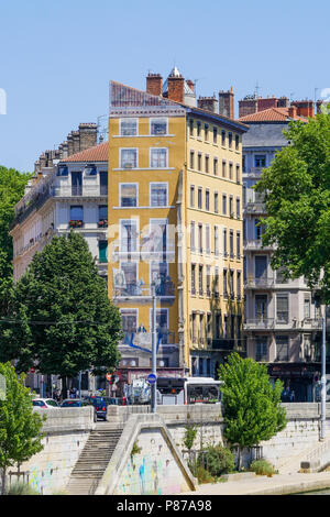 Vista generale della riva sinistra del fiume Saone, Lione, Francia Foto Stock