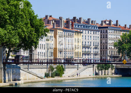 Vista generale della riva sinistra del fiume Saone, Lione, Francia Foto Stock