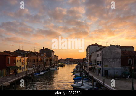 Murano è una serie di isole collegate da ponti nella Laguna veneziana, Italia settentrionale Foto Stock