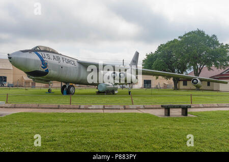 BARKSDALE AIR FORCE BASE. LA, Stati Uniti d'America, 12 aprile 2017: A B-47E Bombardiere è in mostra presso la Barksdale potenza globale Museaum. Foto Stock