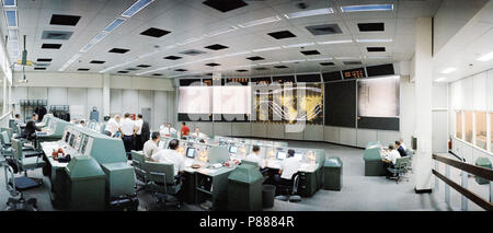 Vista complessiva del Mission Control Center (MCC), Houston, Texas, durante la Gemini volo-5 Foto Stock