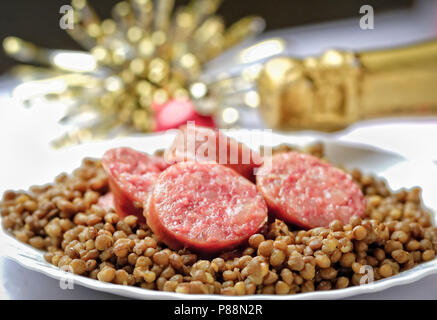 Italian Cotechino e Lenticchie con spazio di copia Foto Stock