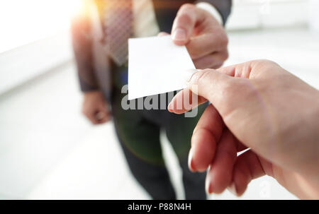 Scambio biglietto da visita per la prima volta soddisfino Foto Stock