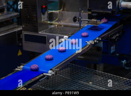 Divisore di impasto e rotonda palla di impasto rendendo la macchina Foto Stock