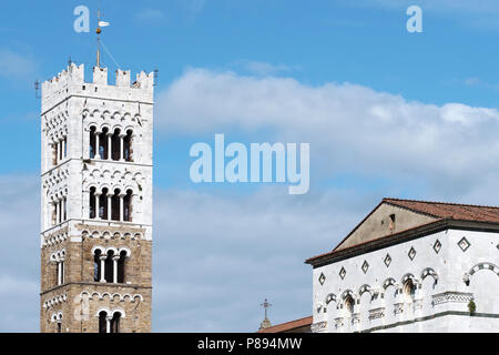 Il campanile, la torre campanaria del Duomo di San Martino, Cattedrale di San Martino, Lucca, Toscana, Italia, Europa Foto Stock