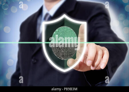 Imprenditore premendo la moderna tecnologia pannello finger print Foto Stock
