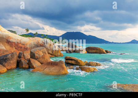 Luogo famoso sull'isola di Samui - Rocce la nonna e il Nonno. Foto Stock