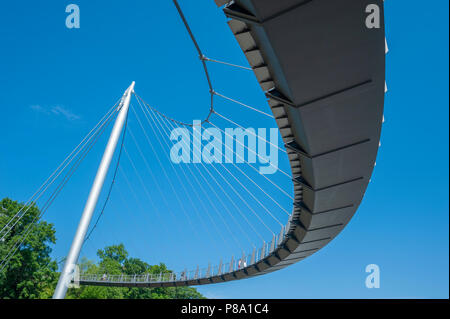 Ponte pedonale presso il porto, Sassnitz, Rügen, Meclemburgo-Pomerania, Germania Foto Stock