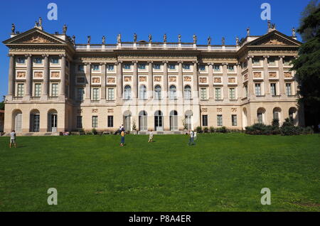 Milano, Italia - 22 Aprile 2018: la Villa Reale di Via Palestro. Galleria di Arte Moderna di Milano, lombardia, italia. - OL6867317 Foto Stock