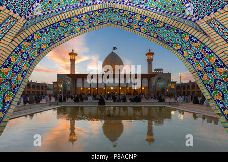 Santuario di Shah Cheragh, un importante religiose musulmane, sito di Shiraz, Iran Foto Stock