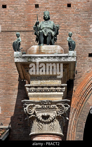 Borso d'Este, duca di Ferra, presso il Palazzo Municipale di Corso sui Martiri della Libertà e Ferrara Town Hall, FERRARA ( EMILIA ROMAGNA ) , nel nord Italia, capitale della provincia di Ferrara, italiano. Foto Stock