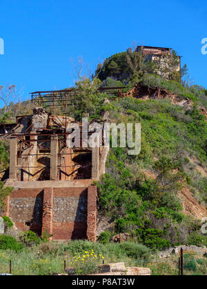 Miniera abbandonata, Rio Marina, Isola d'Elba, Regione Toscana, Provincia di Livorno, Italia, Europa Foto Stock
