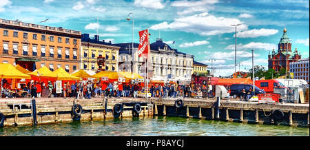 Helsinki, Finlandia 8.6.2018 Kolera-allas il bacino del colera sulla riva della piazza del mercato. Dietro la Cattedrale Uspenski. Foto Stock