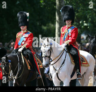 Trooping il colore cerimonia di Queen's 92ma dotate di compleanno: Prince Charles, Principe William dove: Londra, Regno Unito quando: 09 giu 2018 Credit: WENN.com Foto Stock