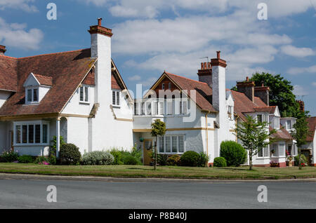 Port Sunlight, UK: Giugno 6, 2018: un modello di villaggio costruito per alloggiare gli operai della leva adiacente Bros fabbrica di sapone. Ogni casa è singolarmente archit Foto Stock