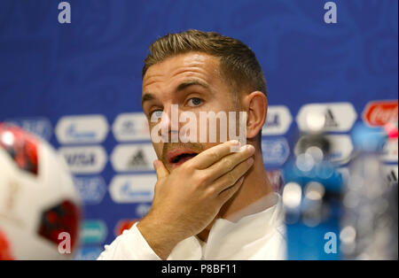 L'Inghilterra del Giordano Henderson durante la conferenza stampa al Luzhniki Stadium di Mosca. Foto Stock