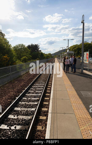 La ferrovia Bordees o linea di Waverley, terminante a Tweedbank vicino a Galashiels, corre da Edimburgo a sud. Stazione Tweedbank. Foto Stock