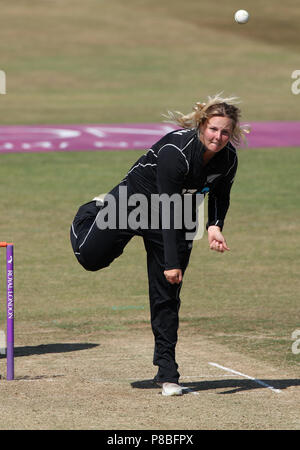 Nuova Zelanda Jess Watkin durante la Seconda Giornata internazionale della donna la corrispondenza alla 3AAA County Ground, Derby. Stampa foto di associazione. Picture Data: martedì 10 luglio, 2018. Vedere PA storia CRICKET Inghilterra le donne. Foto di credito dovrebbe leggere: David Davies/filo PA. Restrizioni: solo uso editoriale. Nessun uso commerciale senza il previo consenso scritto da parte della BCE. Immagine ancora utilizzare solo. Assenza di immagini in movimento per emulare broadcast. Non rimuovere od oscurare del logo dello sponsor. Foto Stock