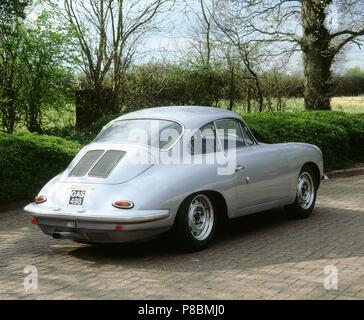 Porsche 356B Carrera GT 2 litro competizione Coupe 1962 - Mostra posteriore e vista laterale Foto Stock