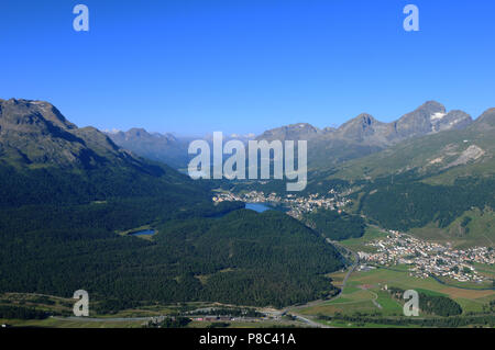 Alpi svizzere: il clima globale cambiamento ha un effetto per il ghiacciaio laghi in alta Engadina Foto Stock