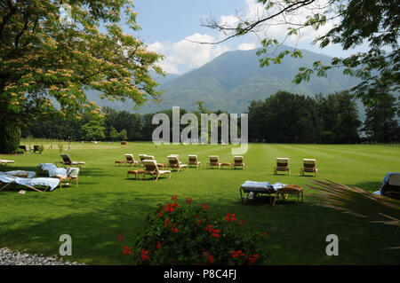 Il parco gigante del lussuoso hotel Castello del Sole in Maggia-delta vicino a Ascona City in Ticino Foto Stock