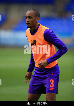 Prenton Park, Tranmere, UK. 10 Luglio, 2018. La pre stagione amichevole di calcio, Tranmere Rovers contro il Liverpool; Officina Fabinho di Liverpool si riscalda prima della partita Credito: Azione Sport Plus/Alamy Live News Foto Stock