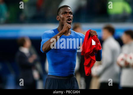 Paul Pogba di Francia festeggia dopo il 2018 FIFA World Cup Semi Final match tra la Francia e il Belgio a San Pietroburgo Stadium il 10 luglio 2018 a San Pietroburgo, Russia. (Foto di Daniel Chesterton/phcimages.com) Foto Stock