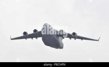 Londra, Regno Unito. 10 Luglio, 2018. RAF C-17A Globemaster III. Royal Air Force (RAF) 100 anni celebrazione flypast. Queen Elizabeth Olympic Park. Stratford. Londra. Regno Unito. 10/07/2018. Credito: Sport In immagini/Alamy Live News Foto Stock