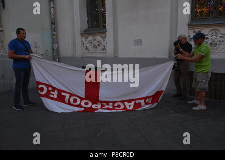 Mosca, Russia. Il 10 luglio 2018. FIFA World Cap 2018 Russia le strade di Mosca nei giorni del campionato di calcio sono riempiti con simboli di calcio e vari intrattenimenti di calcio. Per gli appassionati di calcio durante la partita 1/2 finali, per le strade di Mosca. Foto Stock