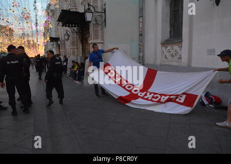 Mosca, Russia. Il 10 luglio 2018. FIFA World Cap 2018 Russia le strade di Mosca nei giorni del campionato di calcio sono riempiti con simboli di calcio e vari intrattenimenti di calcio. Per gli appassionati di calcio durante la partita 1/2 finali, per le strade di Mosca. Foto Stock