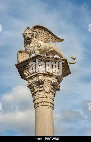 Leone alato di Venezia statua, colonna a Piazza dei Signori, Vicenza, Veneto, Italia Foto Stock