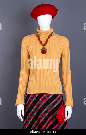 Moda Donna abbigliamento invernale sul mankein. Foto Stock