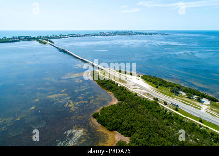 Causeway a Holmes Beach su Anna Maria Island è un popolare Florida con destinazione turistica sulle spiagge del Golfo del Messico Foto Stock
