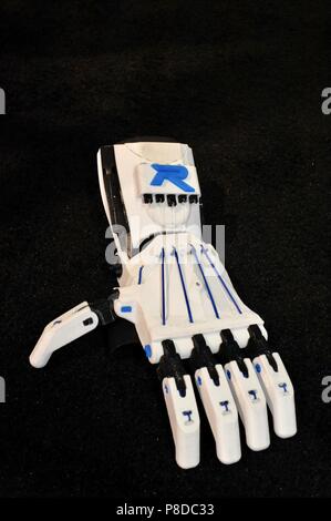 3-D protesico stampata prodotta a mano e sul display al CES (Consumer Electronics Show) da Robo 3D presentano booth, Las Vegas, Nevada, STATI UNITI D'AMERICA Foto Stock