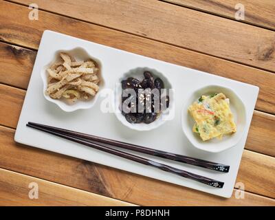 Asian Food fagiolo bollito lentamente la salsa di soia, fagiolo bollito lentamente la salsa di soia, rotolo di uova Foto Stock