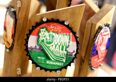 Il trofeo di una competizione downmall in un centro commerciale di Hannover (Germania), 16 gennaio 2016. | Utilizzo di tutto il mondo Foto Stock