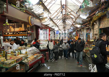 Gerusalemme, Mahaneh Yehudah centrale mercato alimentare Foto Stock