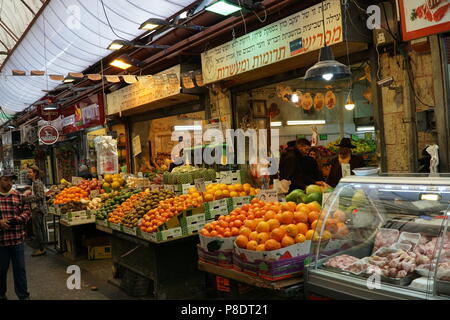 Gerusalemme, Mahaneh Yehudah centrale mercato alimentare Foto Stock