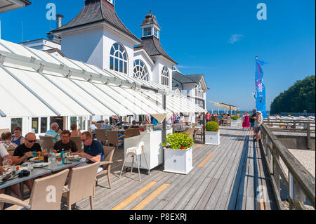 Ristorante sul molo, Sellin, Rügen, Meclenburgo-Pomerania Occidentale, Deutschland, Europa Foto Stock