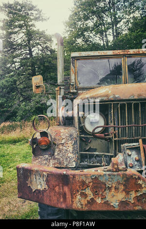 Il leggendario camion dell'esercito statunitense Kaiser Jeep sull isola di Hiiuma in Estonia Foto Stock