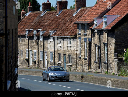 Auto sportiva, Thornton-le-Dale, North Yorkshire, Inghilterra, Regno Unito Foto Stock