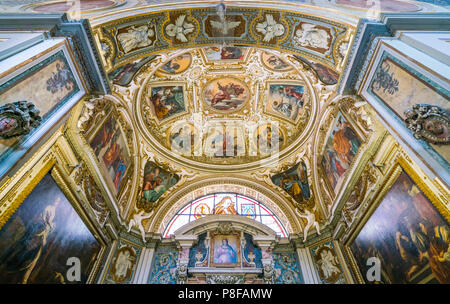 Cappella dei Santi Francesco di Assisi e Giacinta Mariscotti nella Basilica di San Lorenzo in Lucina in Roma, Italia. Foto Stock